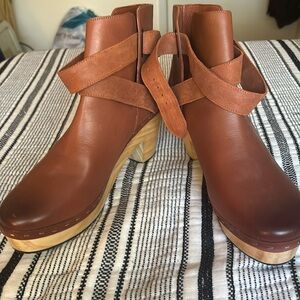 Brand New Free People Clogs
